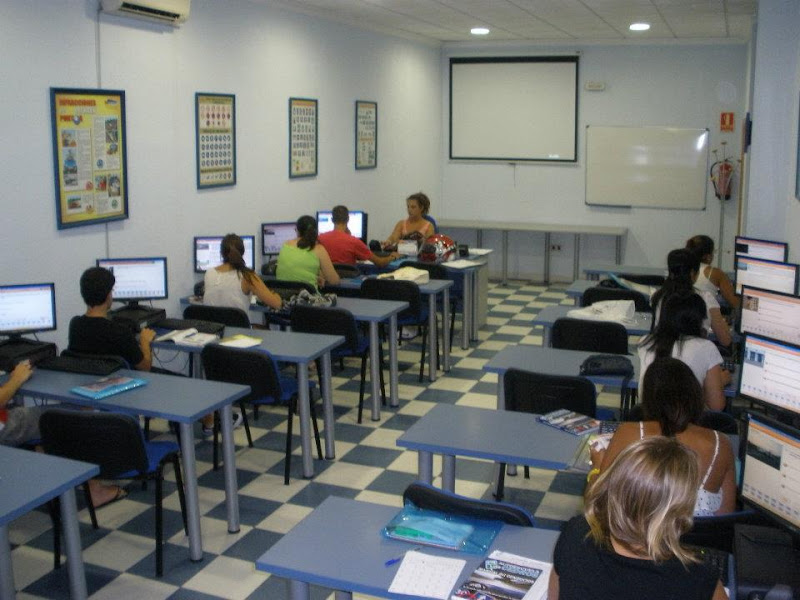 AUTOESCUELA LOS CEDROS