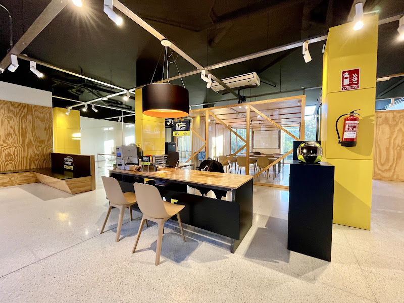 Autoescola Zona F – Collblanc