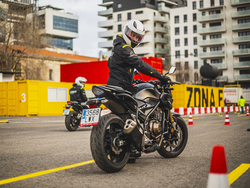 Autoescuela Zona F – Sants