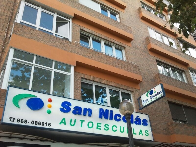 Autoescuelas San Nicolás, El Paseo
