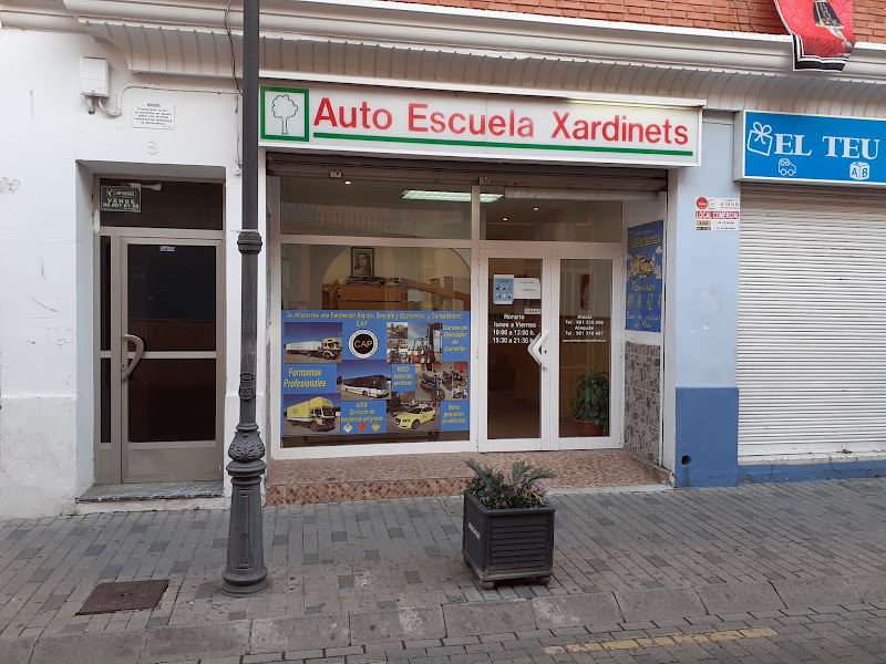 Autoescuelas Xardinets S.L.