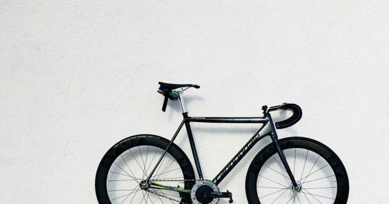 ¿Necesito carnet para conducir un patinete eléctrico o coche sin carnet?