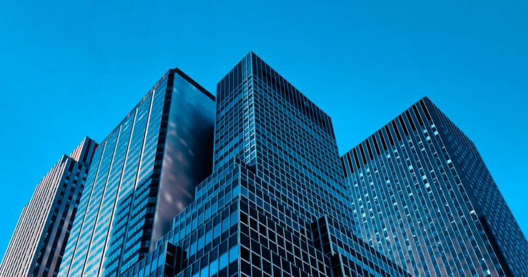 Cómo elegir la mejor autoescuela: 8 claves antes de matricularte