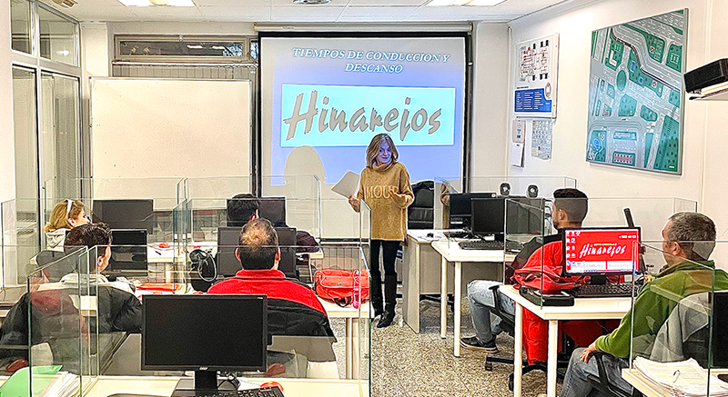 🚗​ Autoescuela en Albacete ​| PYD Hinarejos